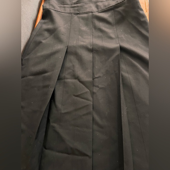 SALE: THEORY ABOVE THE KNEE pleated  ZIPPER size 2 - Picture 6 of 6